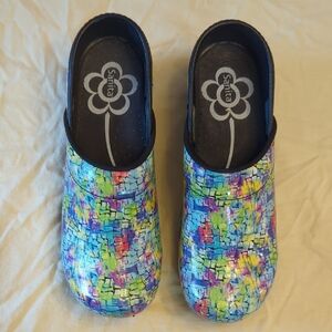 💛💙💜❤️Women's Sanita GORGEOUS Multicolor Mosaic clogs or mules size 37💛💙💜❤️